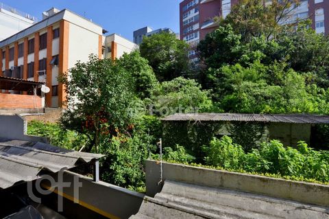 Image 5 - 852057