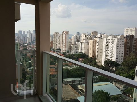 Image 5 - 852105