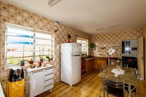 Image 2 - 852109