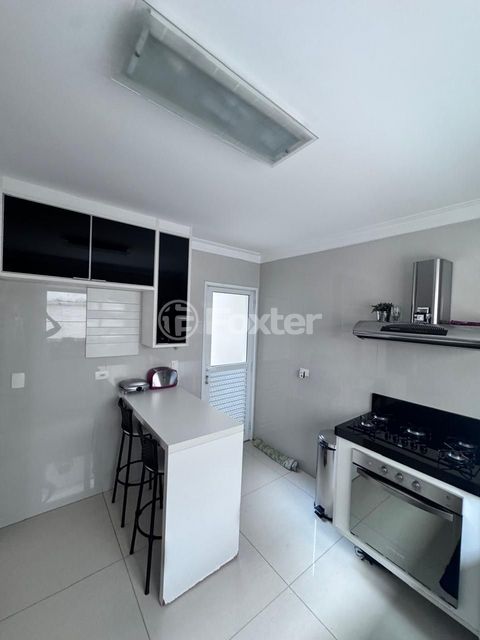 Image 3 - 852166