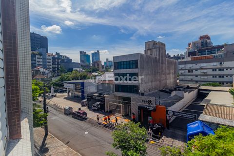 Image 17 - 852239