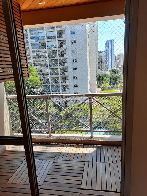 Image 3 - 852282