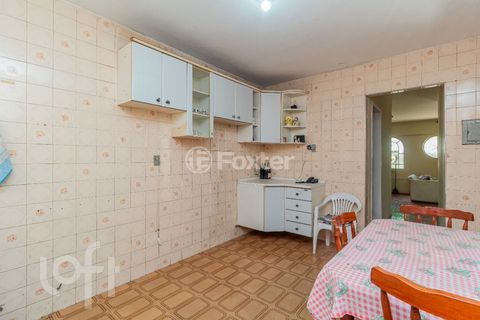 Image 7 - 852312