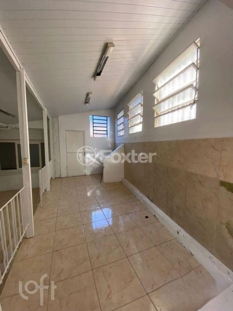 Image 7 - 852326