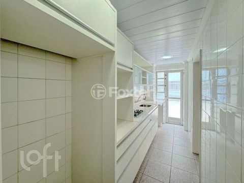 Image 7 - 852378