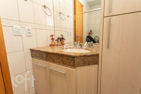 Image 19 - 852383
