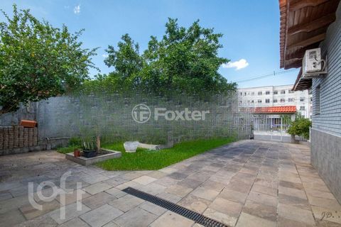 Image 8 - 852461