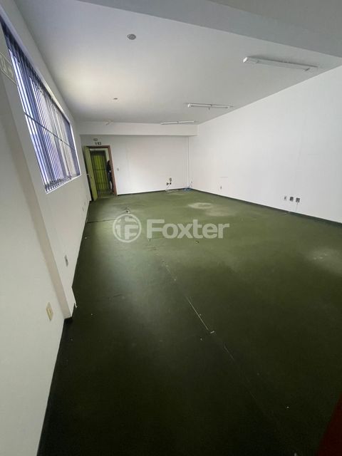 Image 3 - 852553