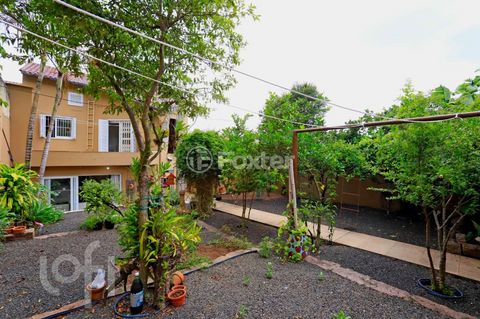 Image 3 - 852610