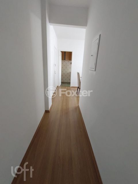 Image 5 - 852612