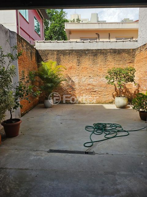Image 5 - 852616