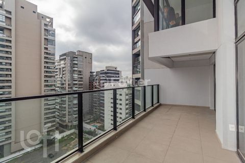 Image 2 - 852658
