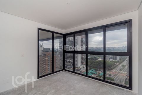 Image 8 - 852658