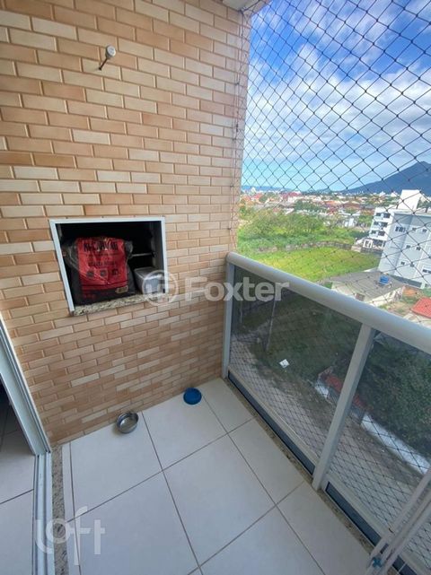 Image 4 - 852692