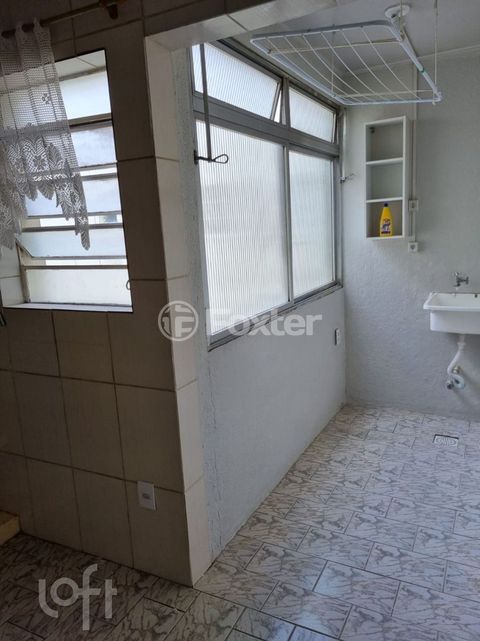 Image 6 - 852721