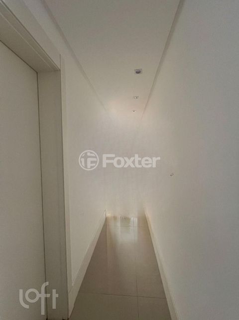 Image 16 - 852741