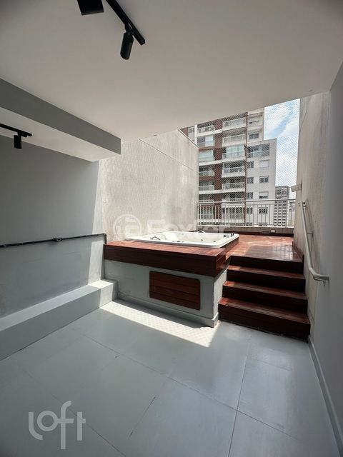Image 8 - 852820