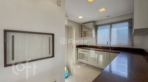 Image 7 - 852860