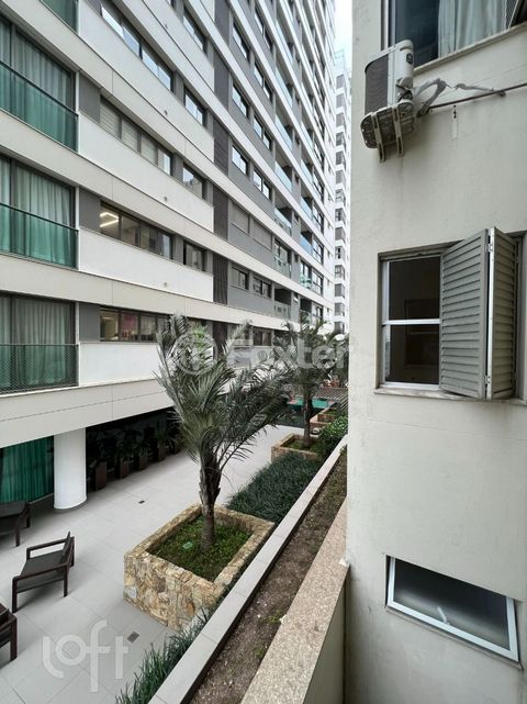Image 15 - 852878
