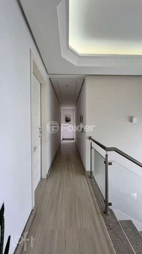 Image 7 - 852903