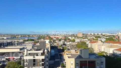 Image 3 - 852965