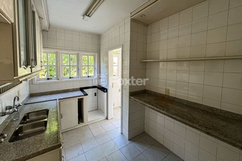 Image 6 - 853219