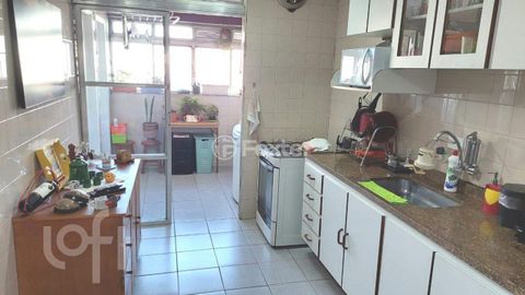 Image 7 - 853222