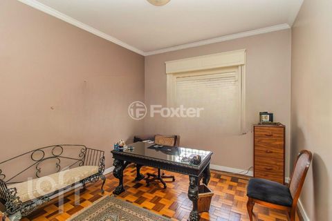 Image 19 - 853244