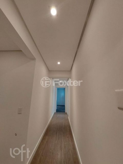 Image 8 - 853248