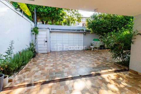 Image 8 - 853289