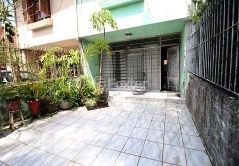 Image 8 - 853301