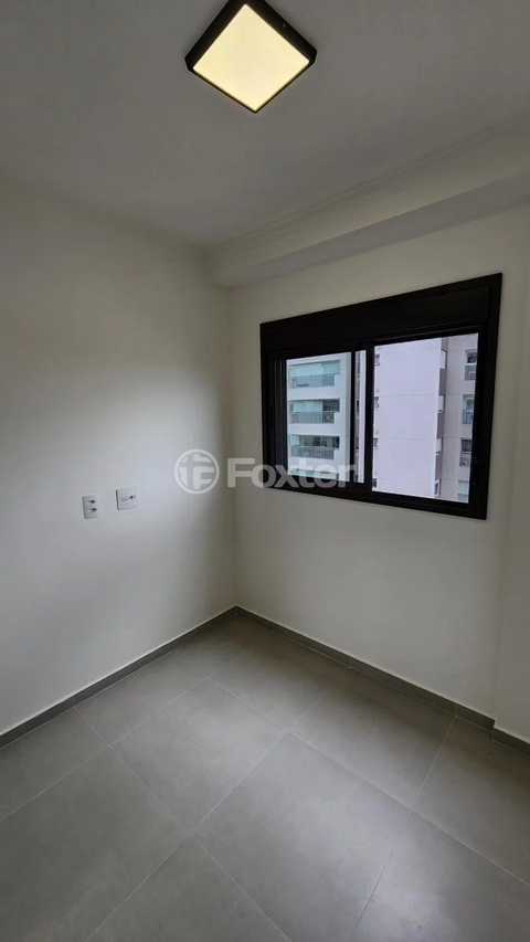 Image 7 - 853326