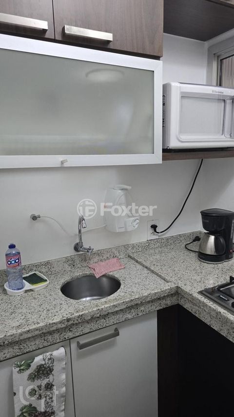 Image 7 - 853448