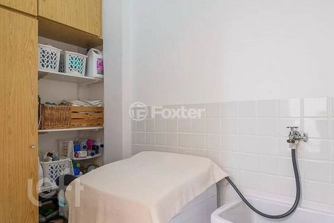 Image 9 - 853548
