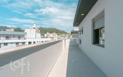 Image 4 - 853570