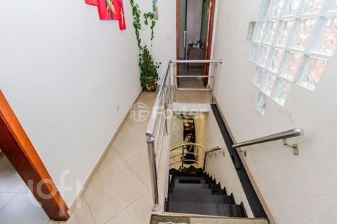 Image 9 - 853637