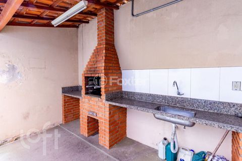 Image 19 - 853698