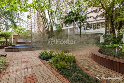 Image 11 - 853776