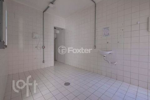 Image 6 - 853790