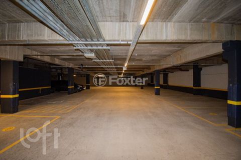 Image 17 - 853827