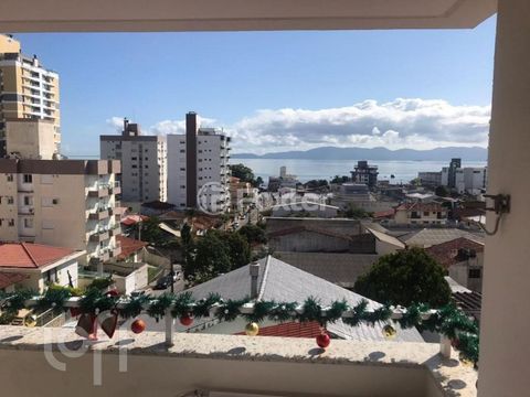 Image 8 - 853898