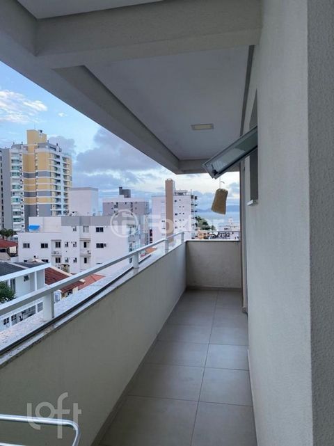 Image 7 - 853898