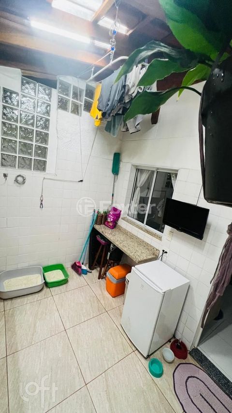 Image 7 - 853919