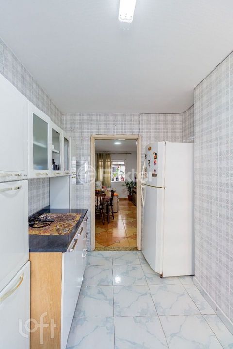 Image 4 - 854017