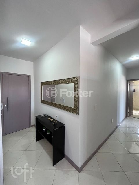 Image 4 - 854108