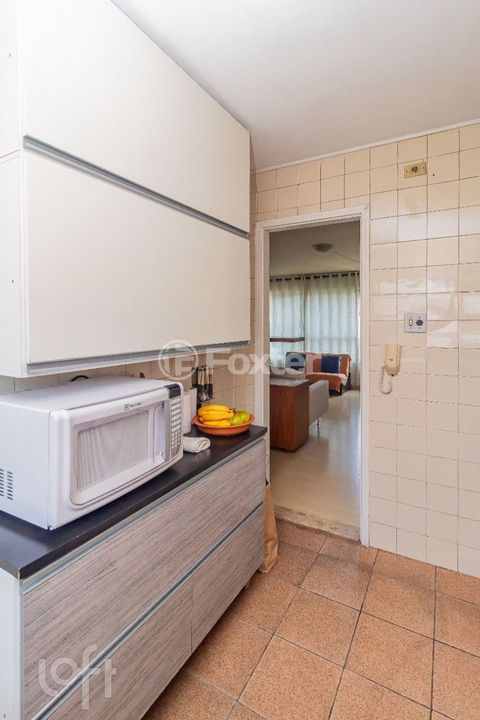 Image 8 - 854273
