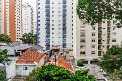 Image 11 - 854309
