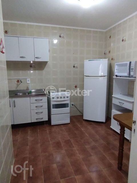 Image 7 - 854371