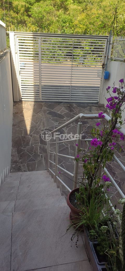 Image 5 - 854395