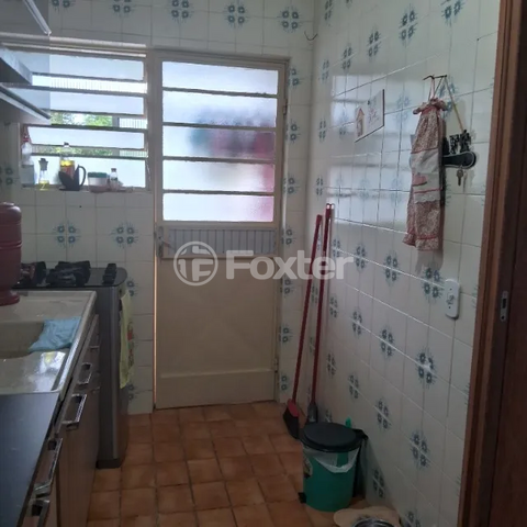 Image 7 - 854452